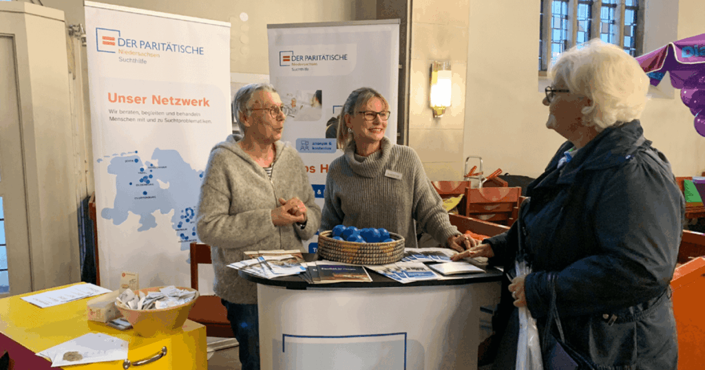 Drobs Hameln mit einem Informationsstand bei der Vesperkirche
